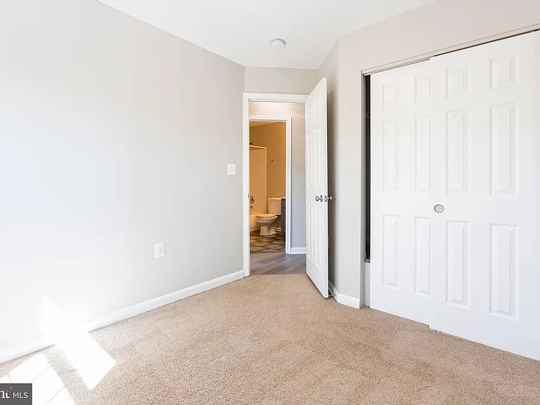 104 Frazer Dr — Photo 24