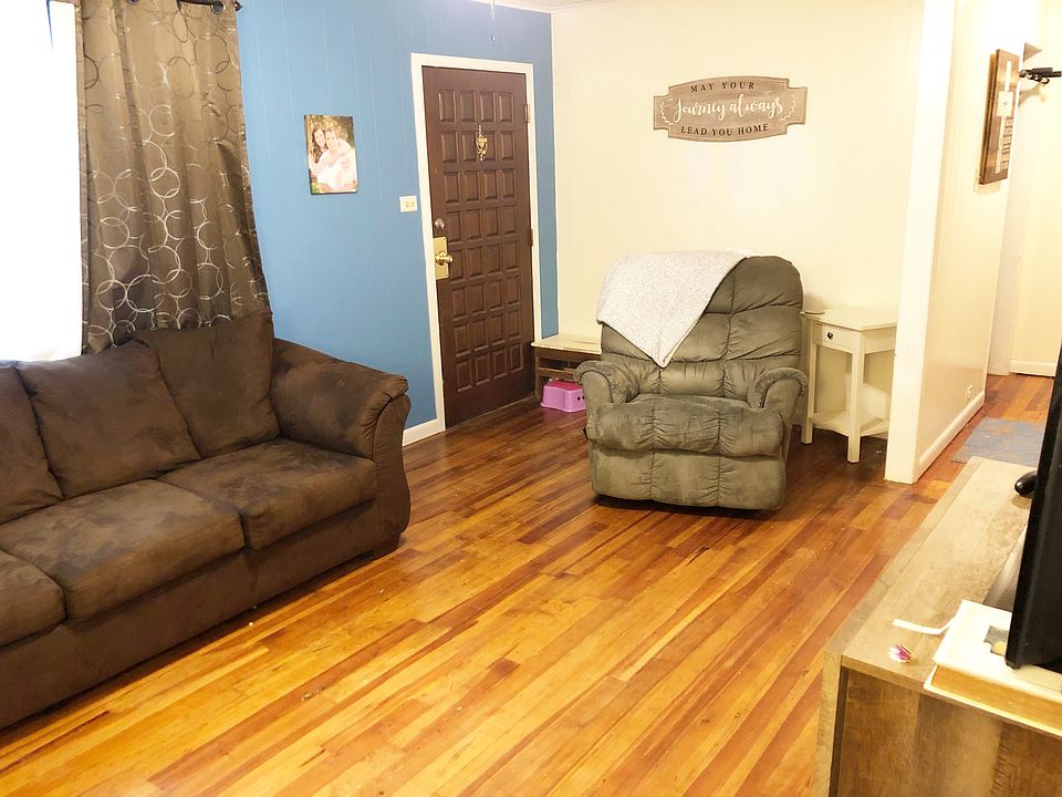 2nd image of 412 Hancock St