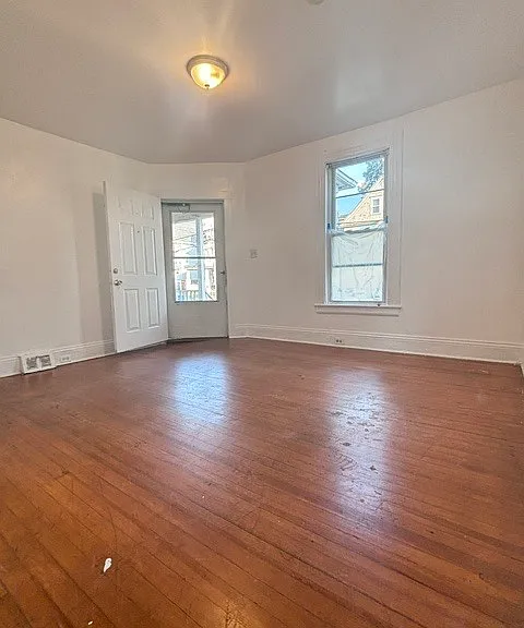 386 Gregory St — Photo 6