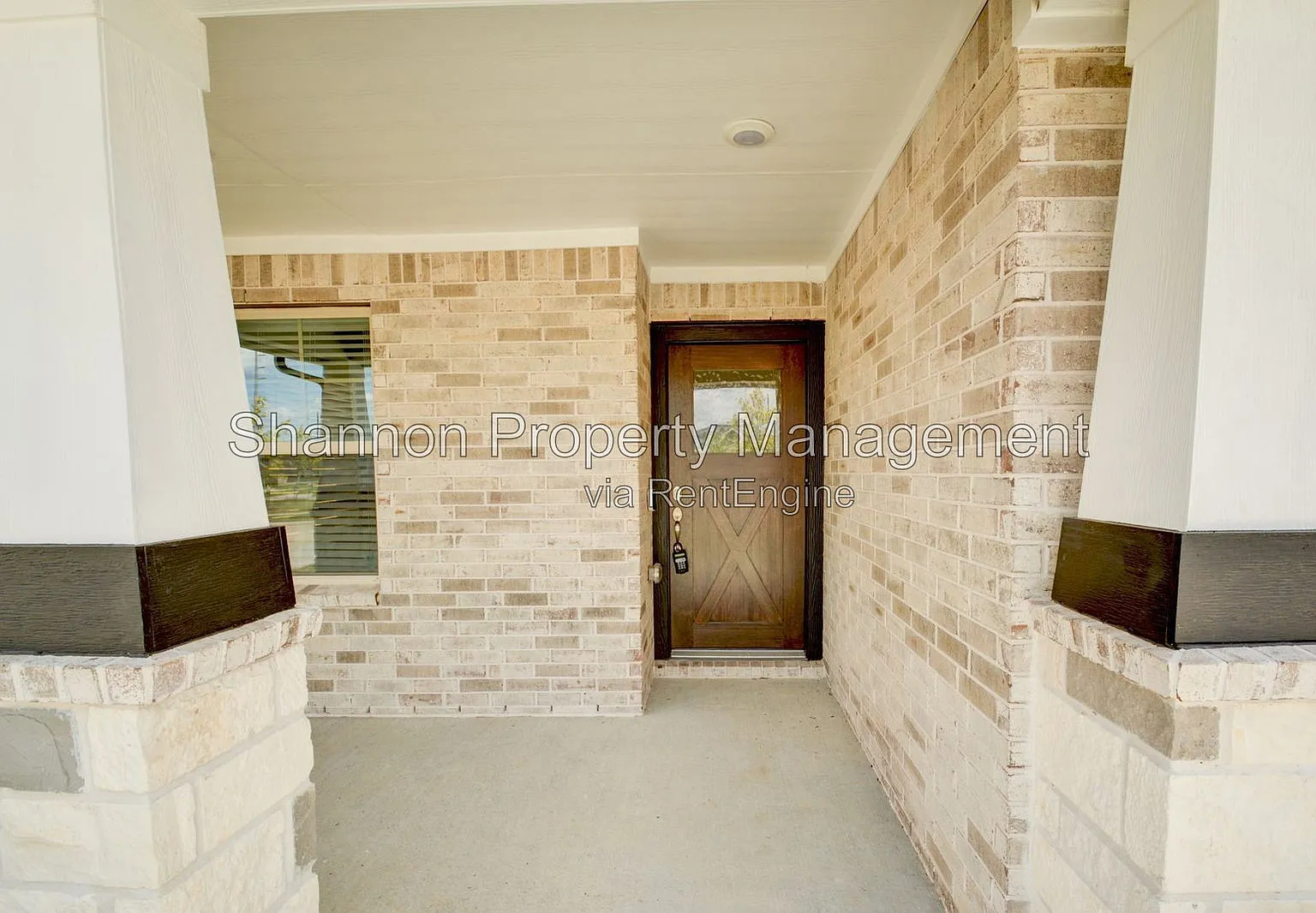 4 bed, 2.0 bath, 1737 sqft, $2,600 — Photo 3
