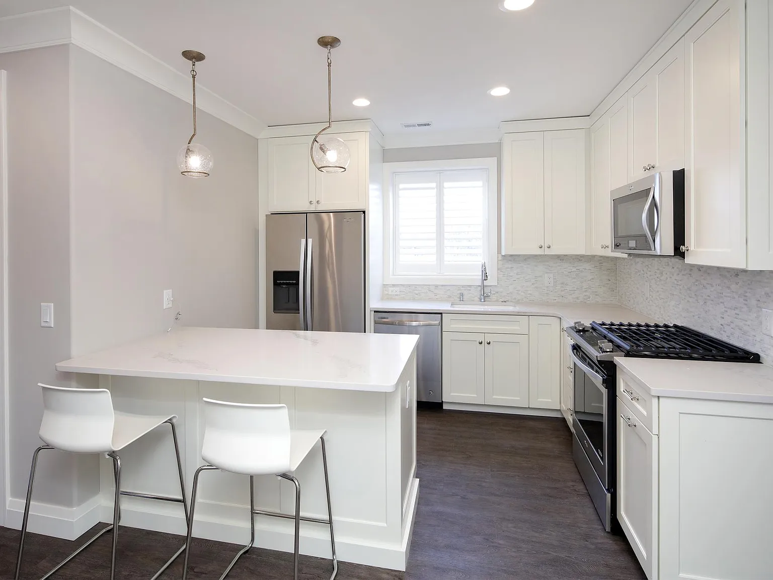 7553 Parkdale Ave — Photo 4