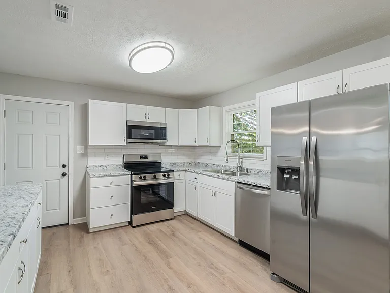 2809 Lay Ave — Photo 7