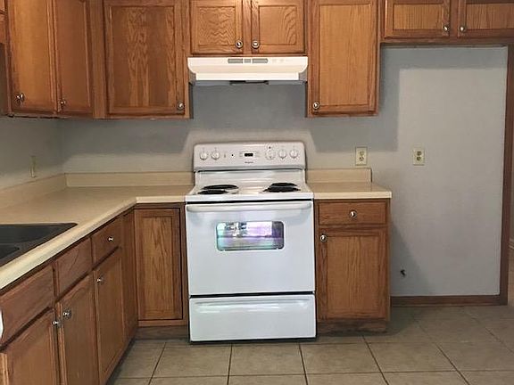 3rd image of 4481 Sandy Park Dr