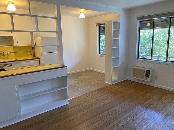 4th image of 2615 H St APT 11