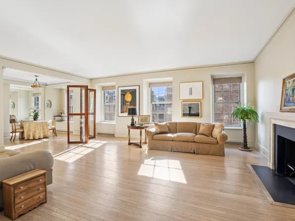 1021 Park Avenue image 1 of 10