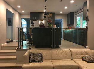 910 SW Vincent Pl, Portland, OR 97239