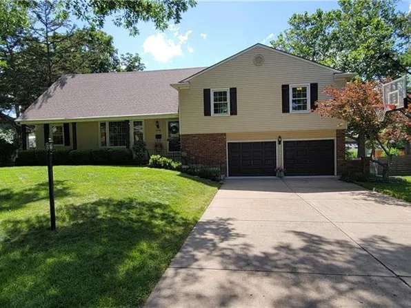 8738 Horton St, Overland Park, KS 66207