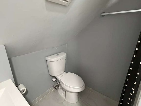 5th image of 5112 Gifford Ave #3