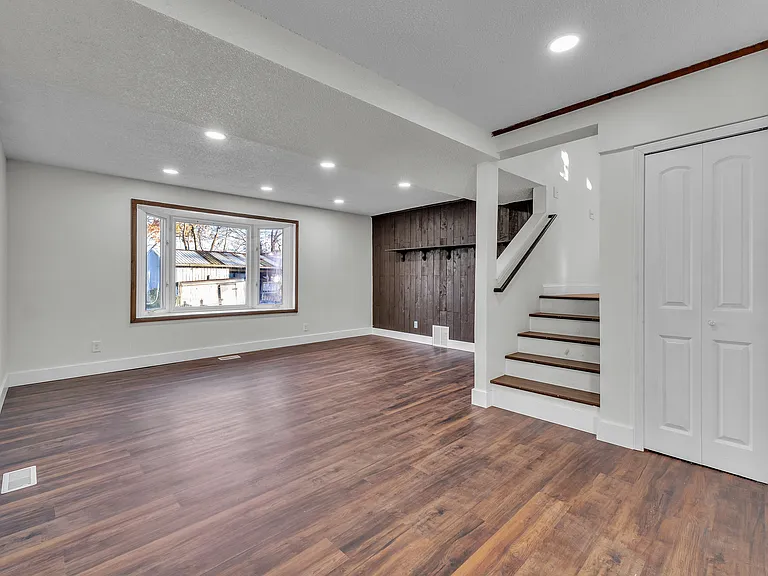 8165 Leonard Dr — Photo 39