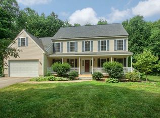 41 Elm St, Pepperell, MA 01463