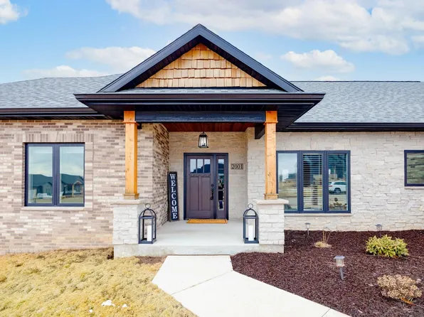 2001 Arbor Rdg, Janesville, WI 53548