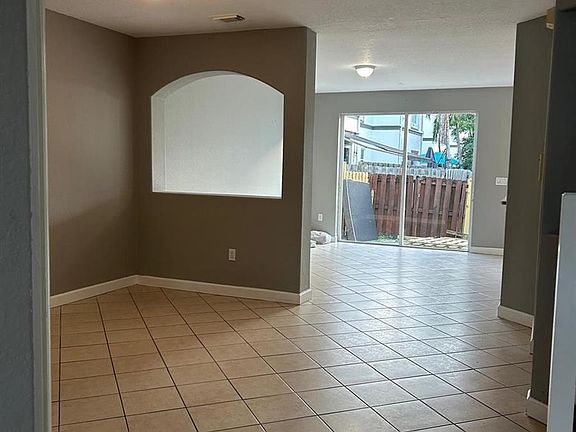 5th image of 11486 NW 77th St