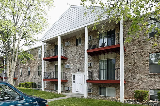 Oak Hill Apartments — Photo 1