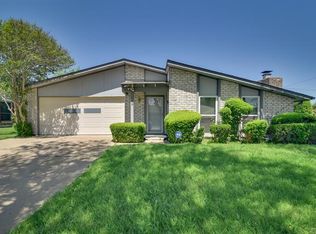 715 Foxford Trl, Arlington, TX 76014