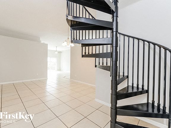 3rd image of 5728 Rywood Dr