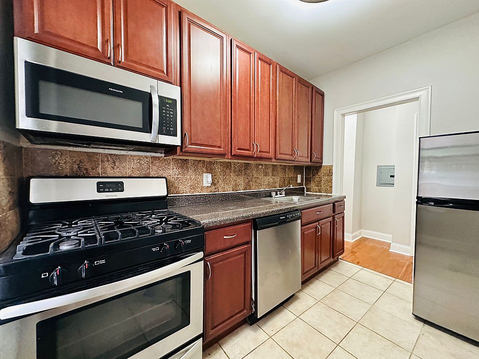 1st image of 69 Stuyvesant Ave #5R