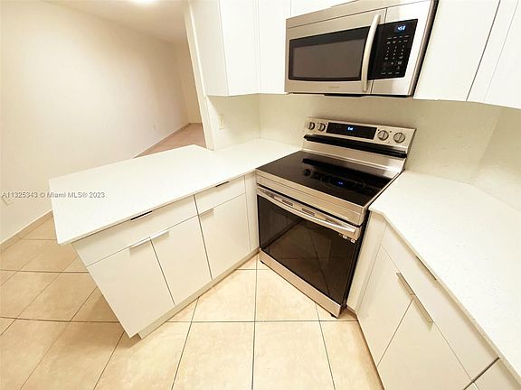 4th image of 8323 Lake Dr APT 208