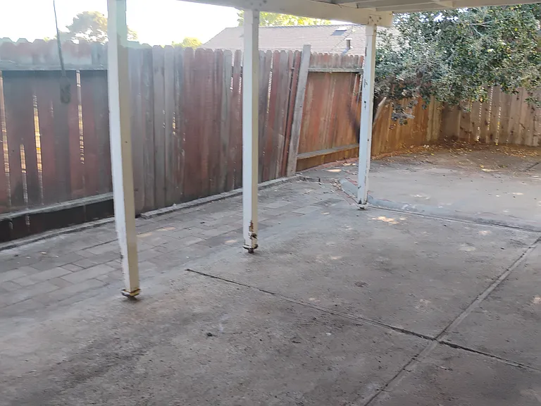 411 Amber Ave — Photo 42