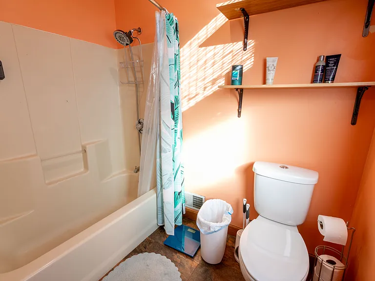 1241 Bates Ave — Photo 13