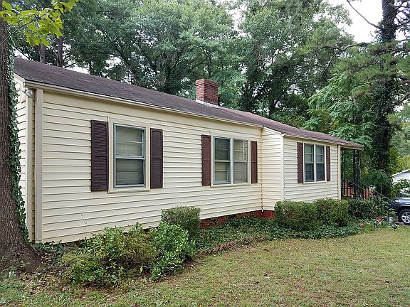 2nd image of 124 Crosby Cir