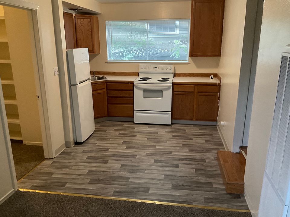 2nd image of 1080 Ralston Ave #17