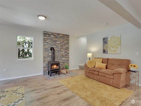 4th image of 34310 63rd Avenue E