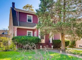 291 Herrick Rd, Riverside, IL 60546