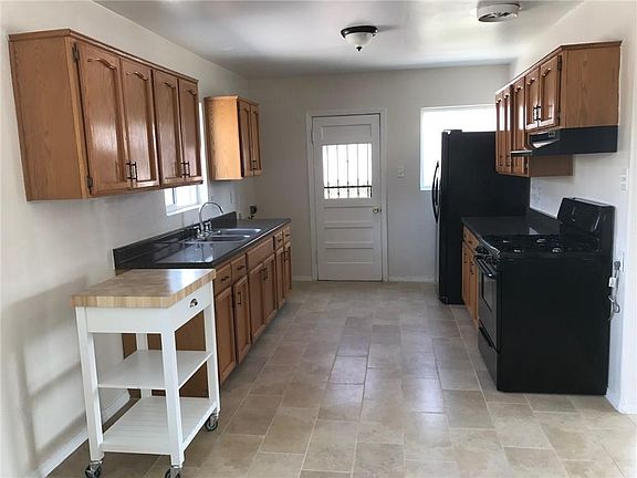 4th image of 7323 Alpine Dr W