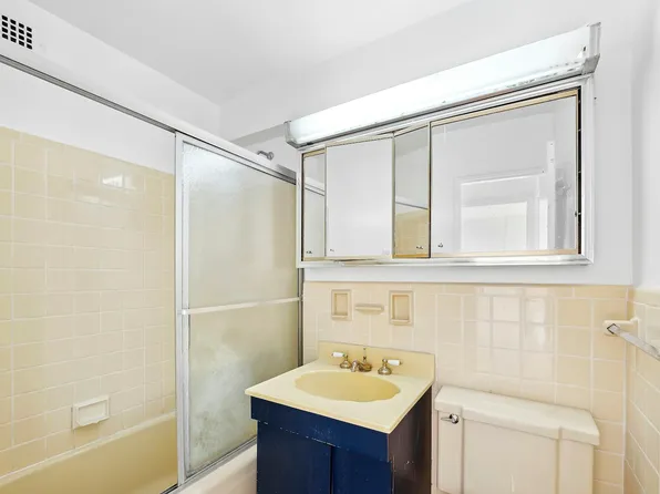 420 East 72nd Street 15D image 5 of 6