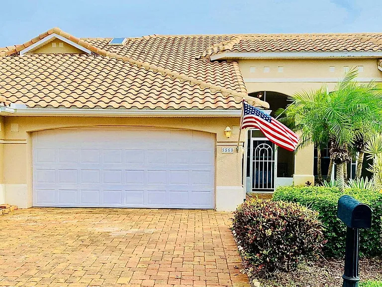 5569 Cord Grass Ln — Photo 1
