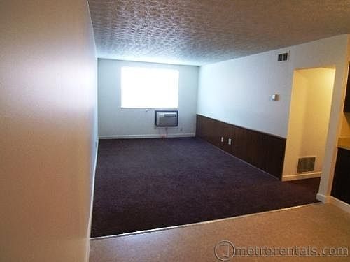 2nd image of 1730 E Long St APT Q