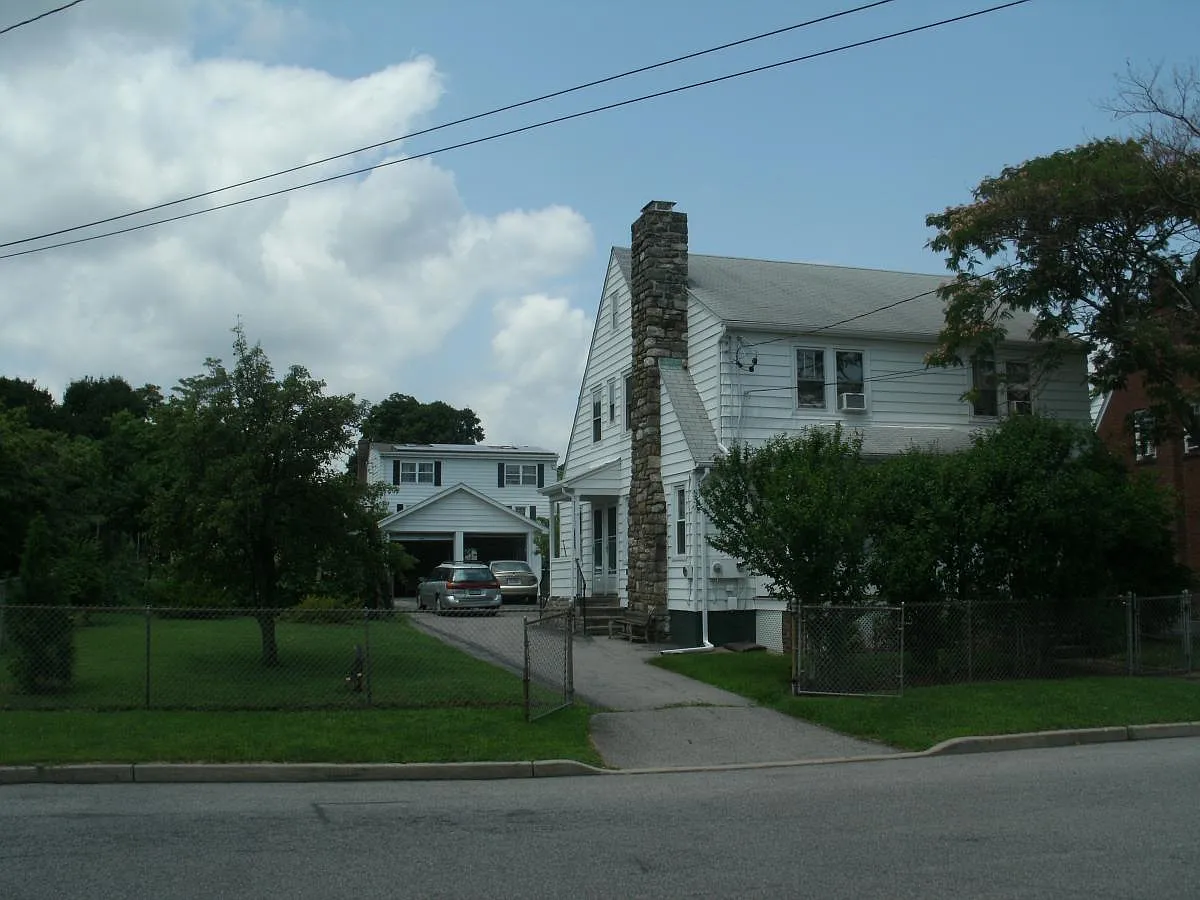 2 bed, 920 sqft, $2,450 — Photo 1