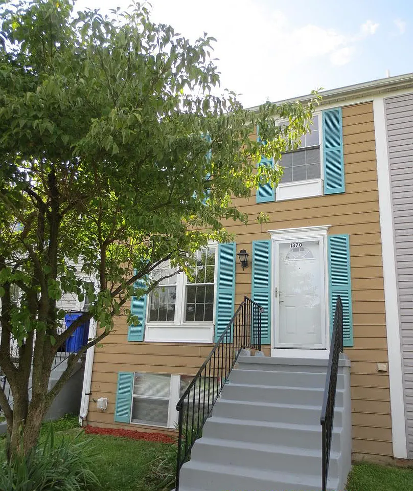 3 bed, 1120 sqft, $2,800 — Photo 1