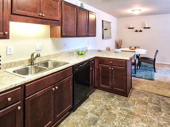 4th image of 805 Broad Meadows Ct #102