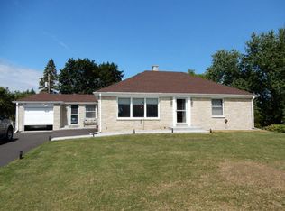 14140 Newell Dr, Brookfield, WI 53005