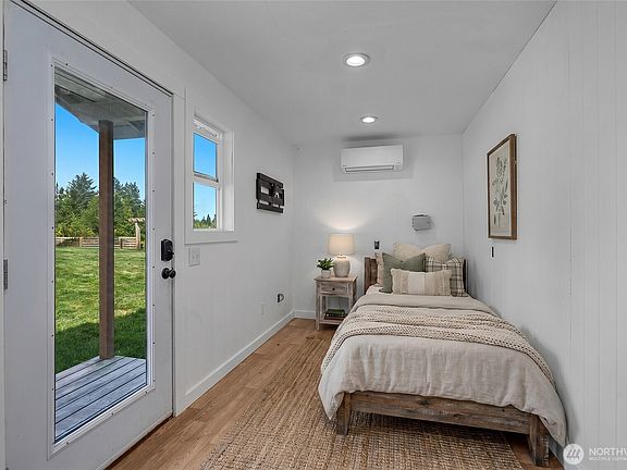 5th image of 120 E Timber Ridge