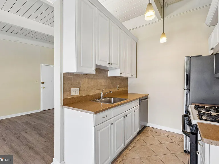 4901 Americana Dr #204 — Photo 5