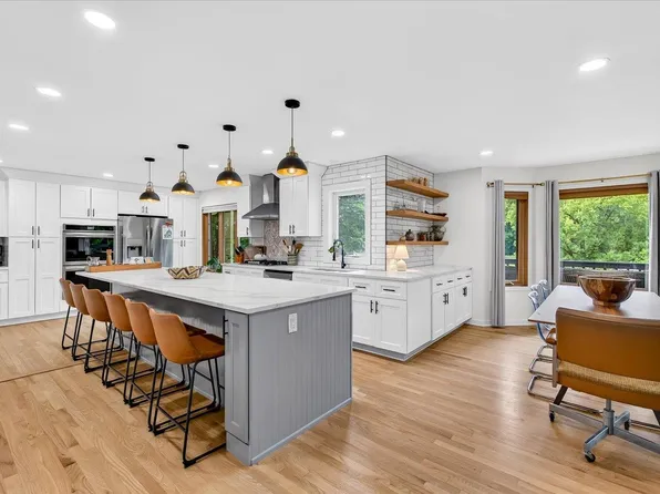 1416 Kings Lynn Rd, Stoughton, WI 53589