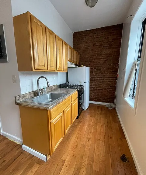 561 E 26th St #3F — Photo 1