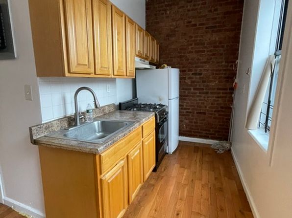 561 E 26th St #3F