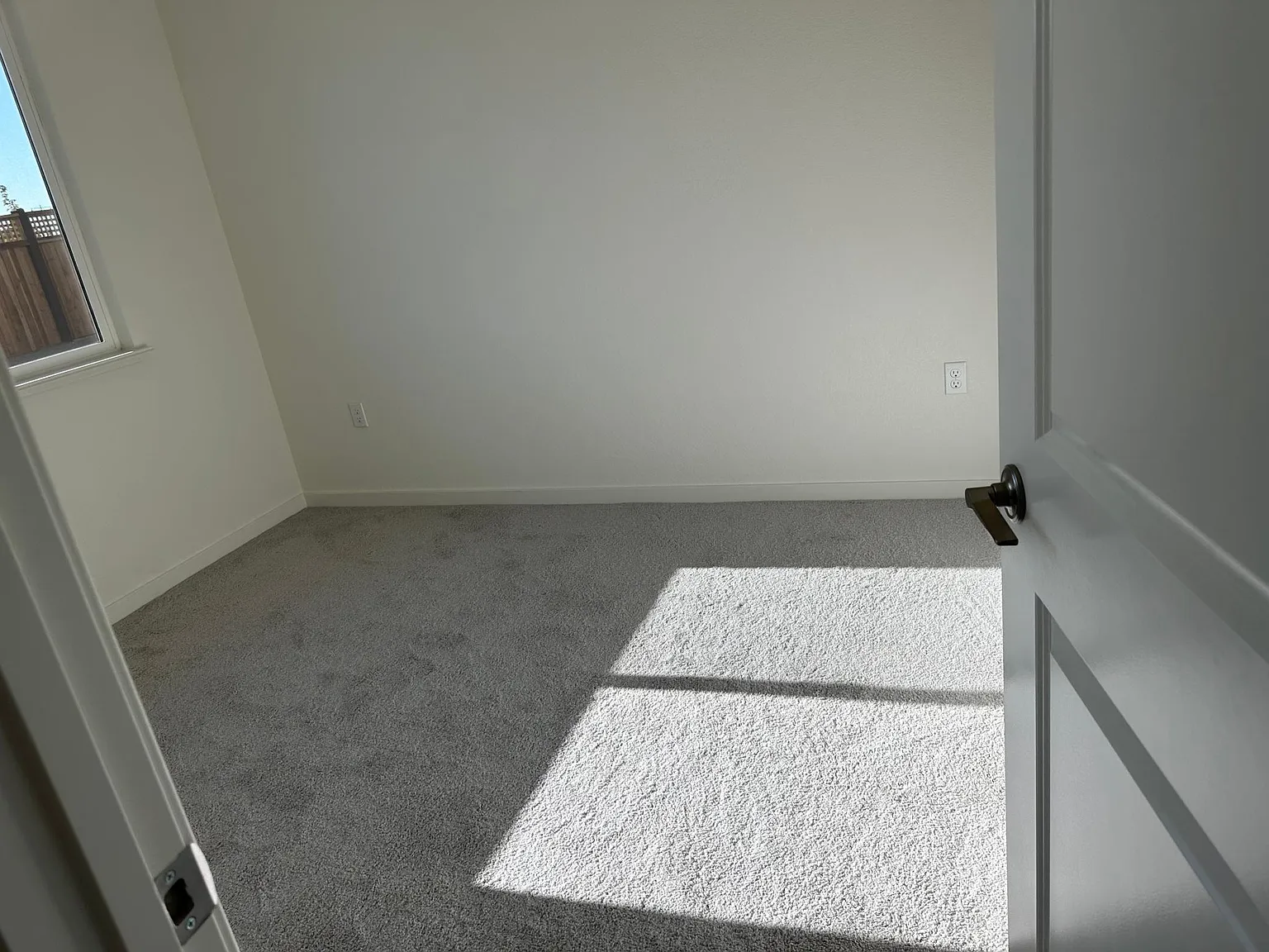 3422 Dobbins Ct — Photo 3