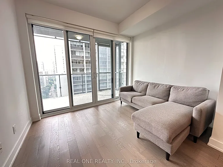 7 Grenville St #1606 — Photo 7