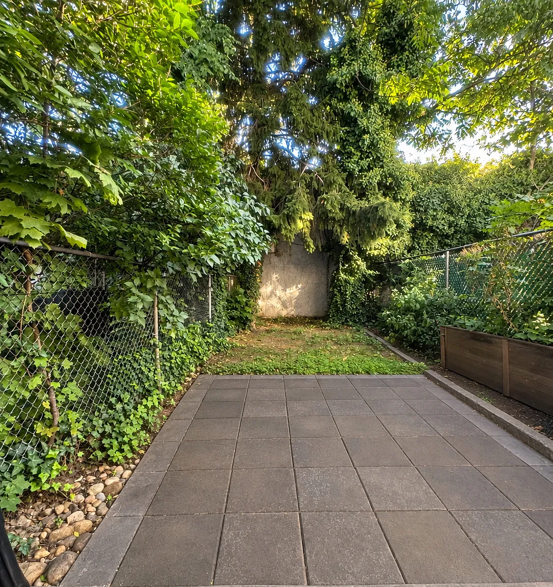 278 Onderdonk Avenue — Photo 1