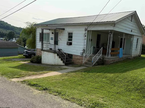 8265 Gordon St, Stonewood, WV 26301