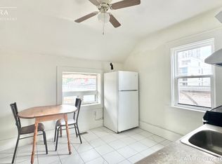 541 King St E #C, Kitchener, ON N2G 2L9