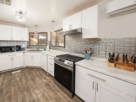 4th image of 1611 Perdew Ave