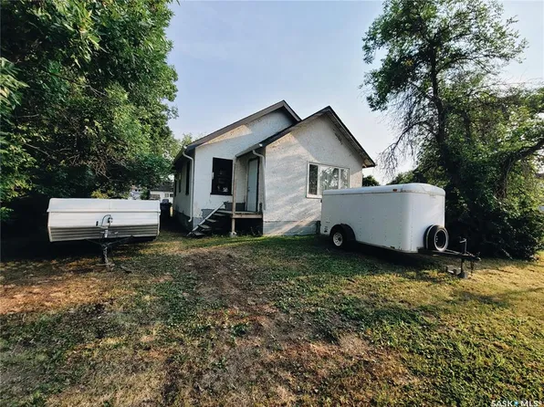 138 5th AVENUE SW, Eston, SK S0L 1A0