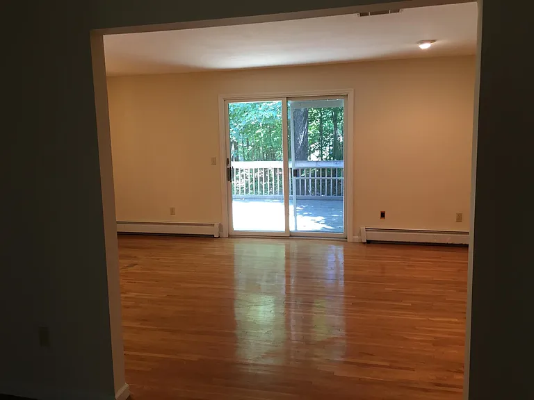12 Spencer Ct — Photo 6