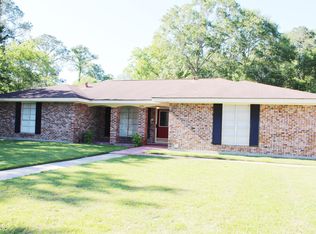 4301 Rabby St, Moss Point, MS 39563