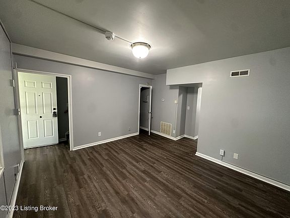 2nd image of 1749 Algonquin Pkwy #1